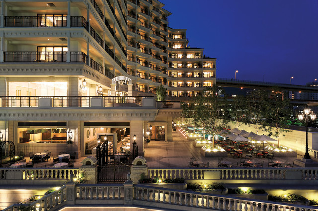 �z�e���E���E�X�C�[�g�_�˃n�[�o�[�����h